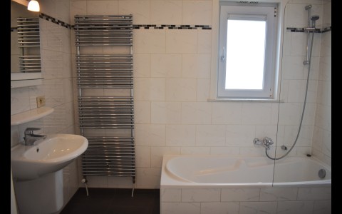 Badkamer beneden.JPG