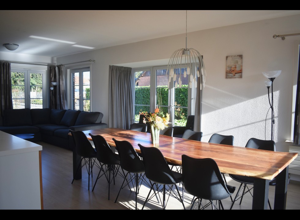 Woonkamer - eethoek.JPG